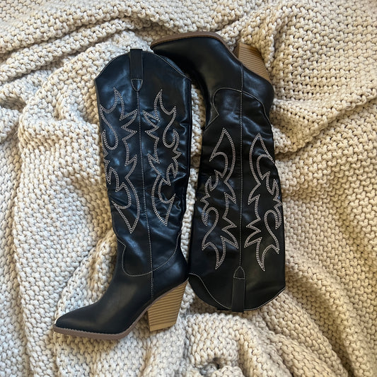 BLACK COWBOY BOOTS